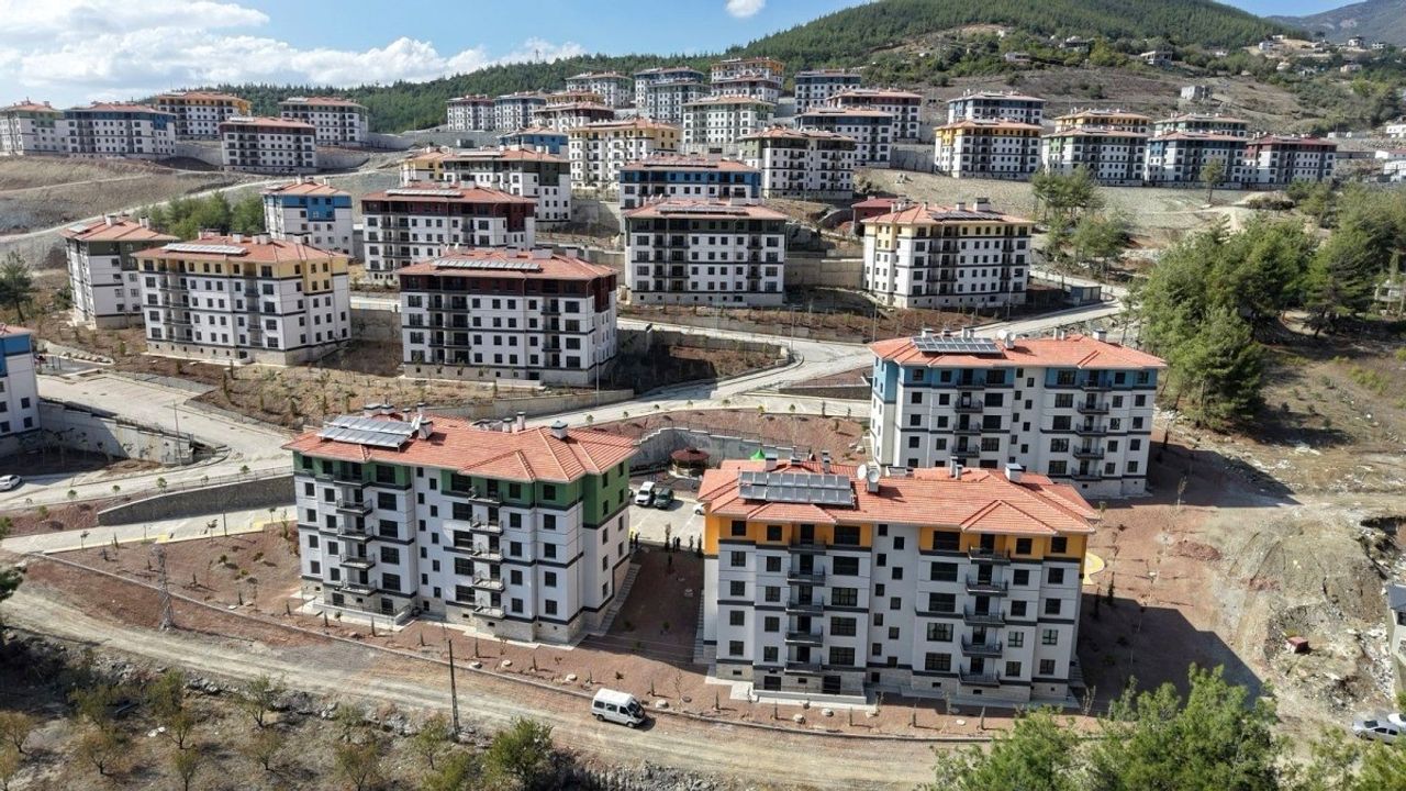 Osmaniye Bahçe’de 819 deprem konutunun ay sonuna kadar tamamlanması hedefleniyor