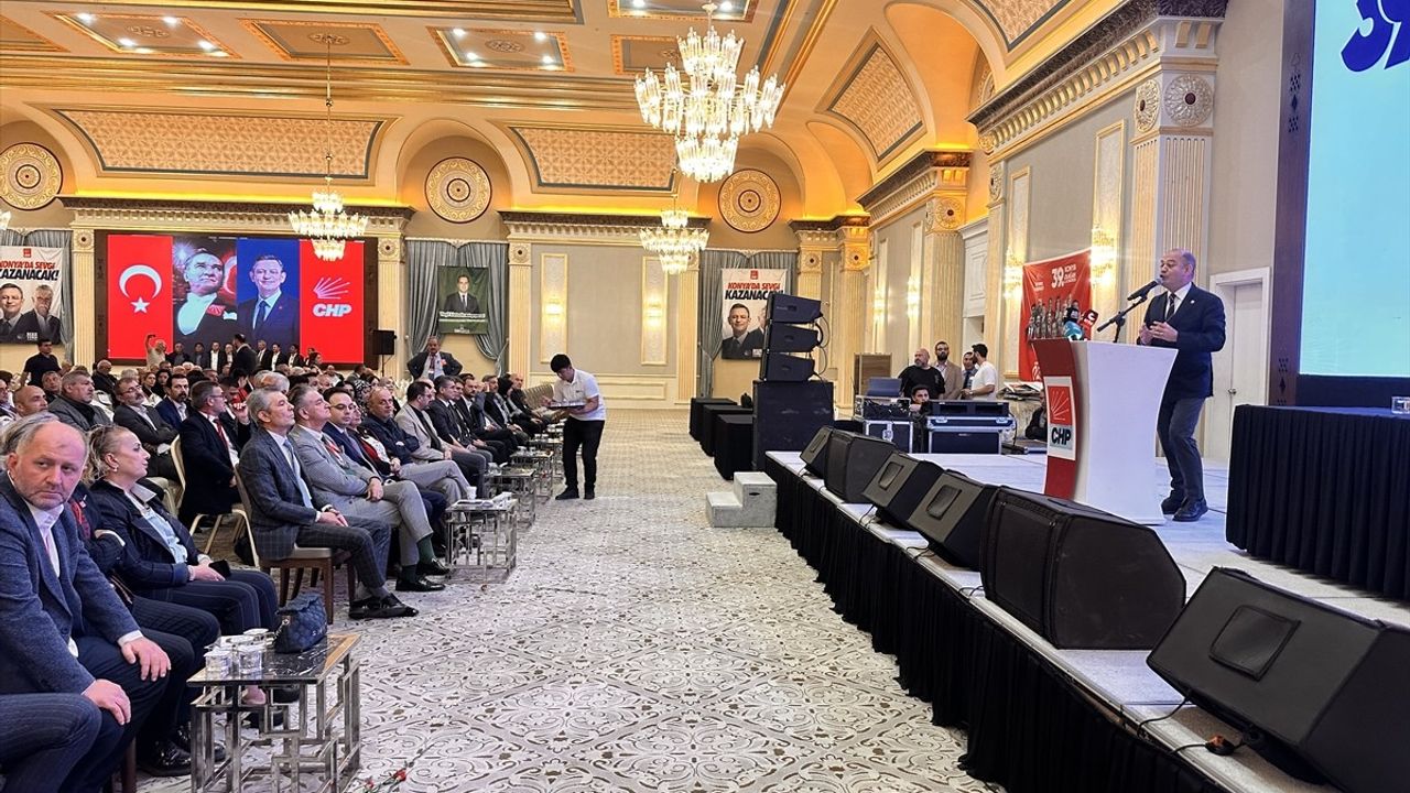 Özgür Karabat Konya İl Kongresi'nde: Cumhuriyetin rolü, adalet ve halkla ilişki vurgusu