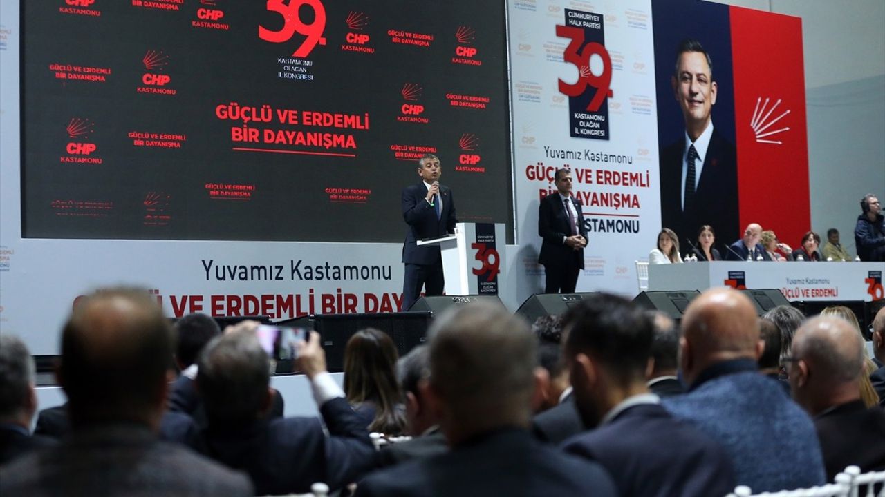 Özgür Özel: “47 Yıl Sonra Seçimlerden Birinci Parti Olarak Çıktık” — CHP Kastamonu İl Kongresi’nde Mesajlar