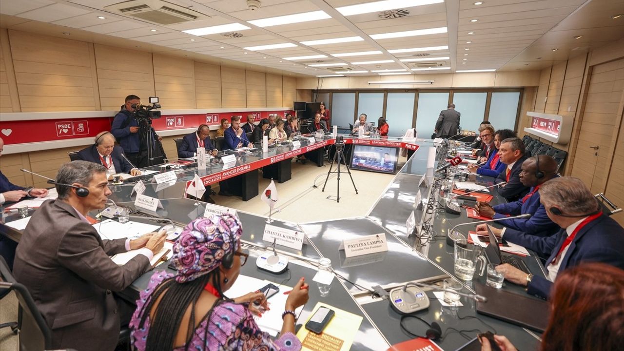 Özgür Özel: Sosyalist Enternasyonal bünyesinde Gazze ateşkesi için komisyon kurulmalı