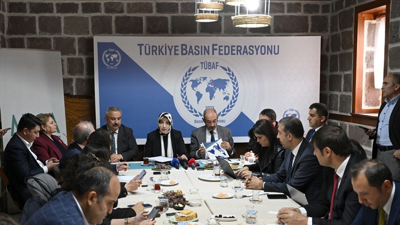 Özlem Zengin: Yeni Anayasa ve 'Terörsüz Türkiye' Sürecüne İlişkin Değerlendirmeler