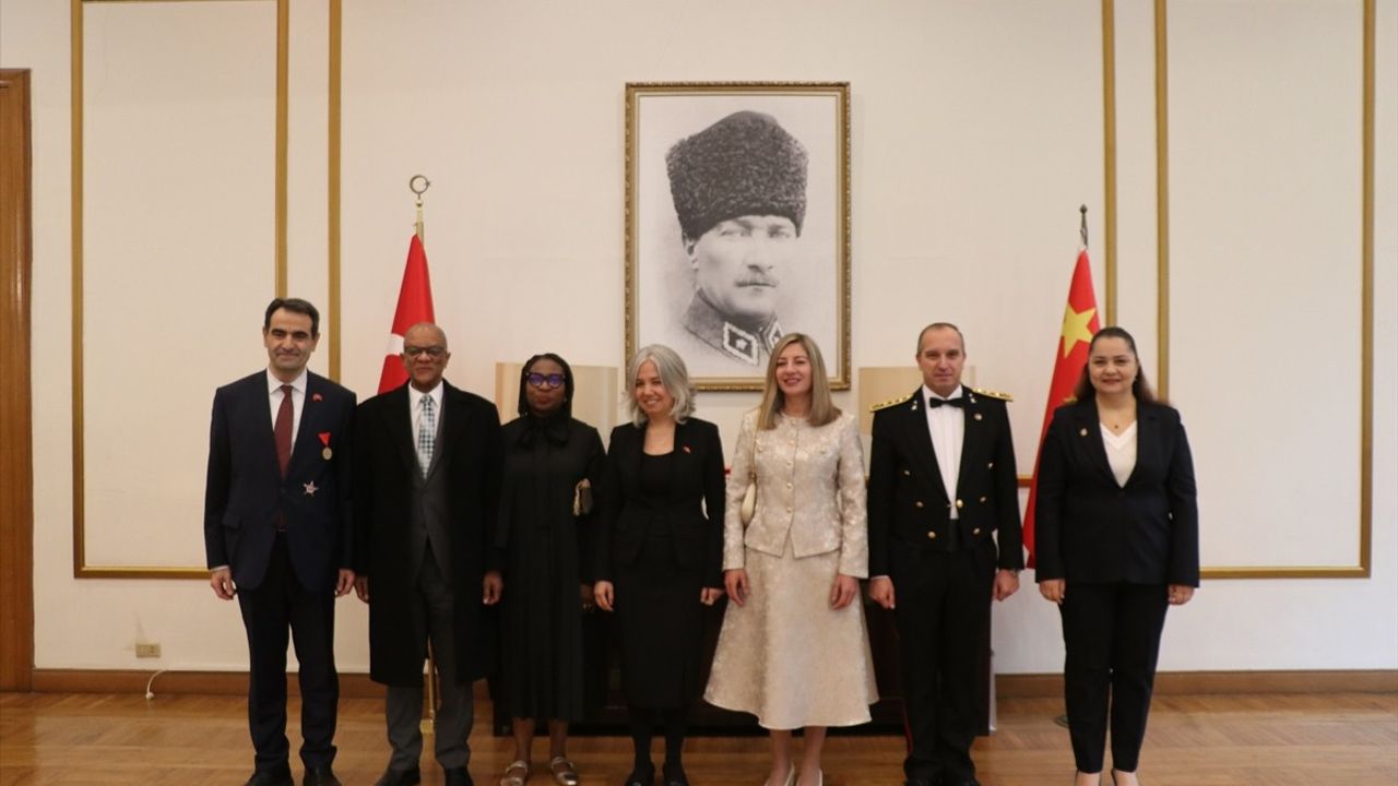 Pekin Büyükelçiliği'nde Türkiye Cumhuriyeti'nin 102. yıl kutlaması