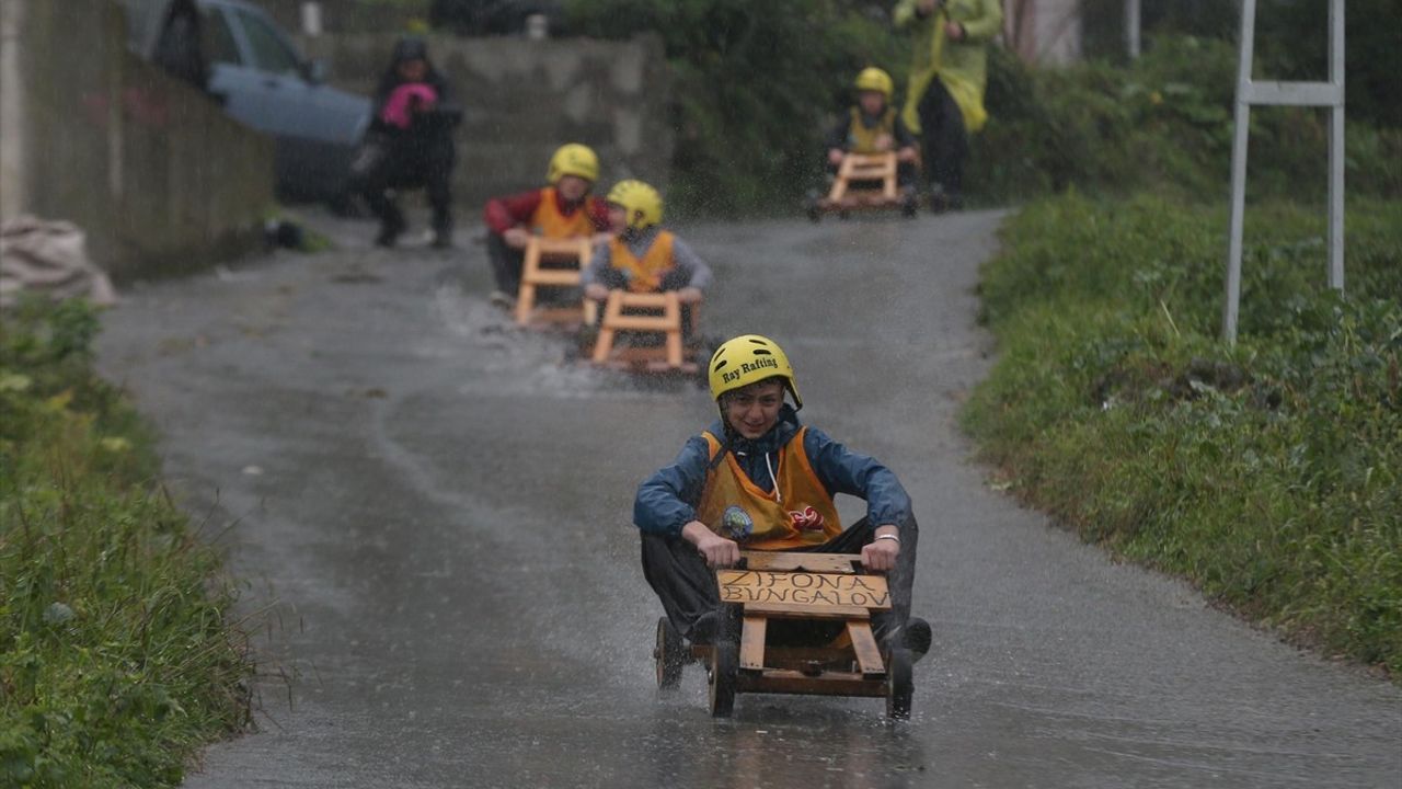 Rize Dikkaya'da 15. 'Laz Ralli' Tahta Araba Yarışları — 57 Yarışmacı Yağmura Rağmen Parkurdu