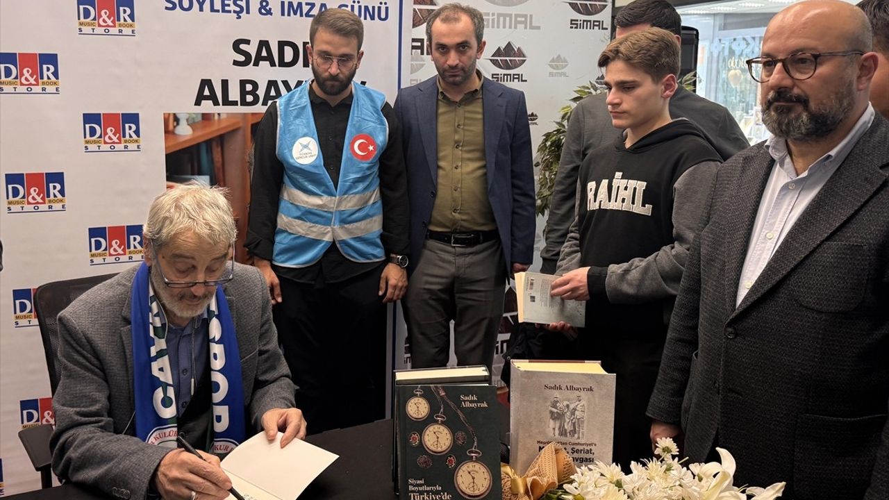 Sadık Albayrak Rize'de okurlarıyla buluştu: Söyleşi ve imza günü