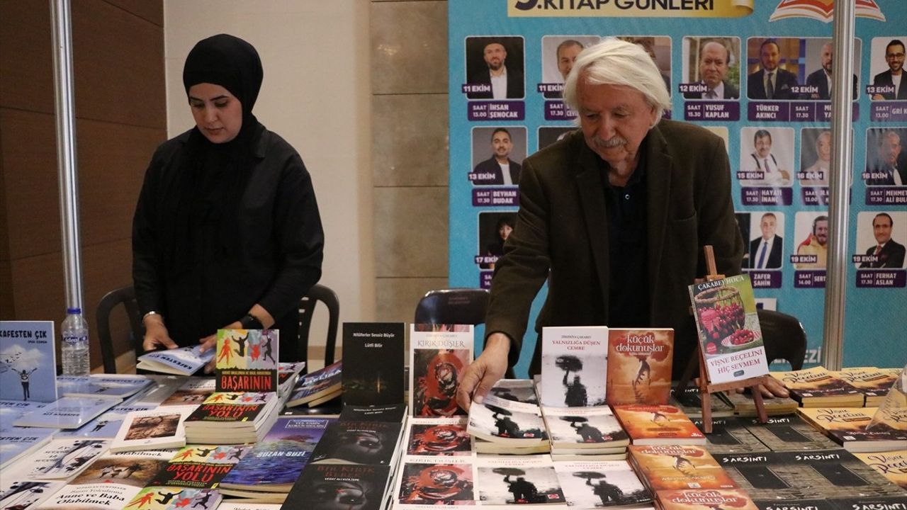 Şahinbey’de 9. Kitap Fuarı 'Gazze'yi okumak, insanlığı okumak' temasıyla açıldı