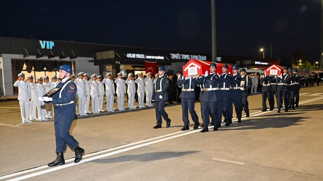 Sakarya'da şehit olan jandarma personeli Tacettin Gün ve Hakkı Eryılmaz memleketlerine uğurlandı