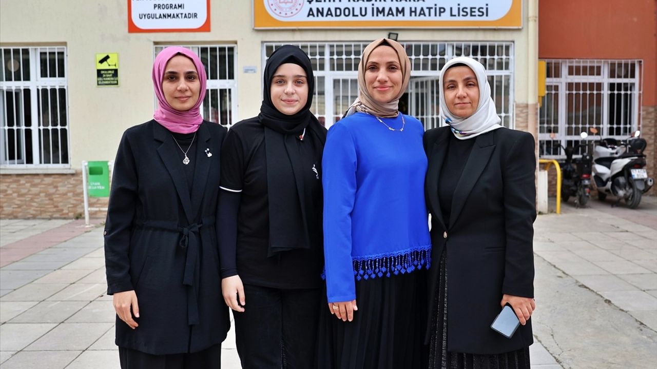Samsun Alaçam'da lise öğrencileri 'Gazze' koreografisiyle farkındalık oluşturdu