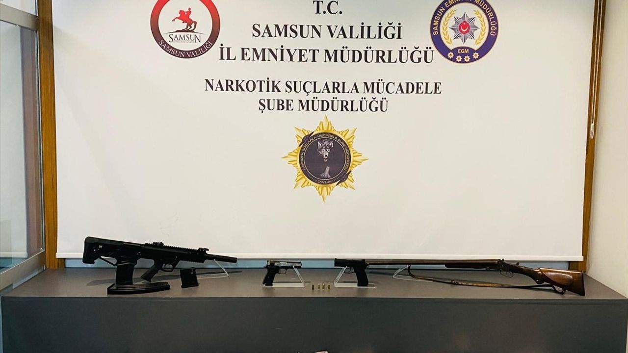 Samsun Atakum'da Narkotik Operasyonu: 4 Şüpheli Gözaltında, 10 bin 192 Hap Ele Geçirildi