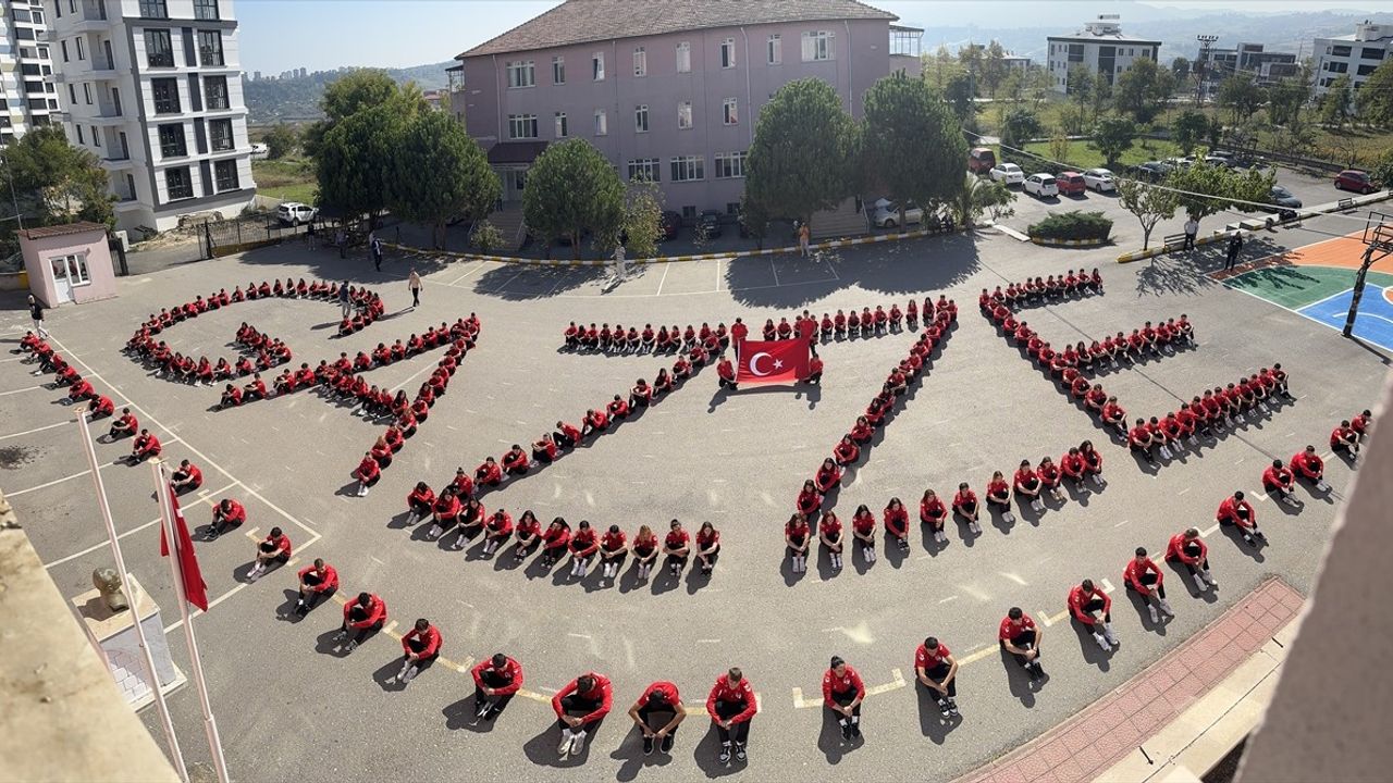 Samsun'da Lise Öğrencilerinden Gazze'ye Koreografili Destek