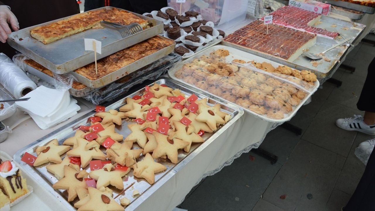 Samsun'da öğrencilerden Gazze'ye destek: Havza'da kermesten 110 bin 600 lira bağışlandı