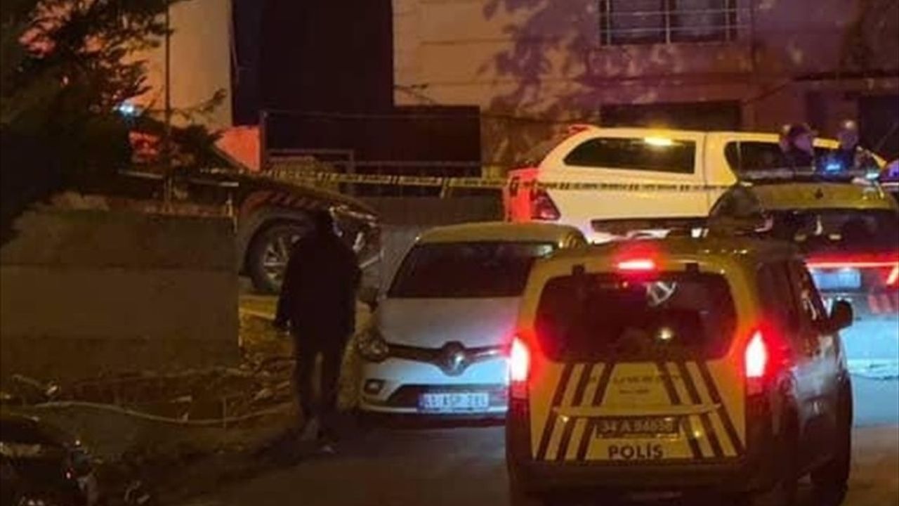 Sancaktepe'de silahlı saldırıda 3 kişi yaşamını yitirdi, bir zanlı gözaltında