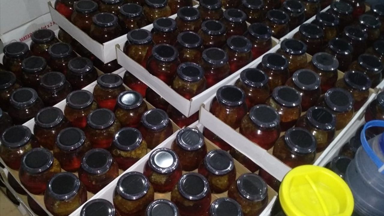 Şanlıurfa'da izinsiz gıda üretimi: 20 tondan fazla ürün ele geçirildi