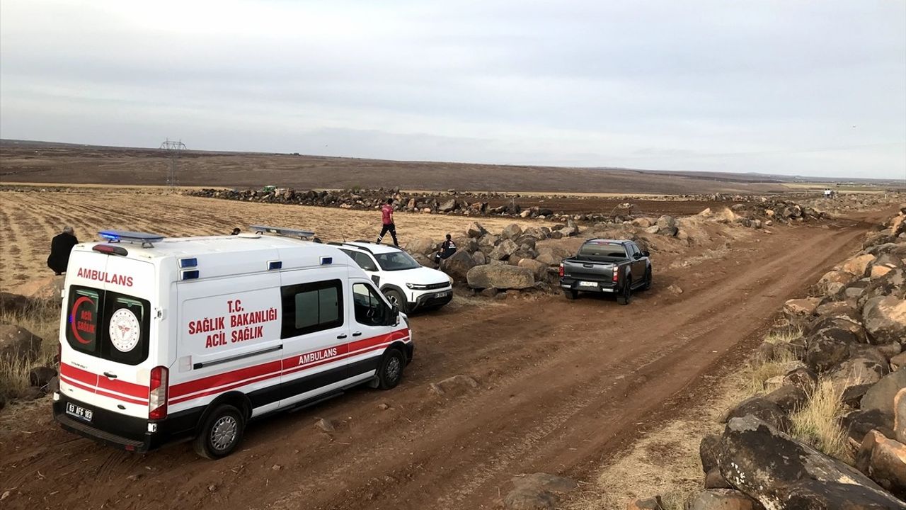 Şanlıurfa'da Siverek'te Traktöre Takılan 115 mm'lik Patlamamış Top Mermisi İmha Edildi