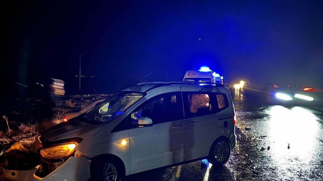 Şanlıurfa Siverek'te zincirleme trafik kazasında 10 kişi yaralandı