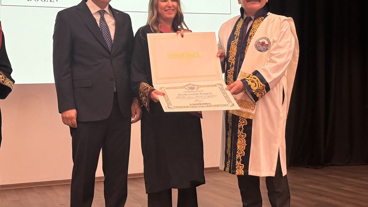 SBÜ Antalya Eğitim ve Araştırma Hastanesinde 2025-2026 Akademik Yılı Açılışı ve Cübbe Giyme Töreni