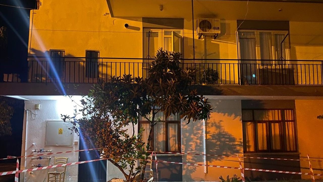 Serik'te inşaat kazısı sonrası göçük: 2 katlı ev tahliye edildi