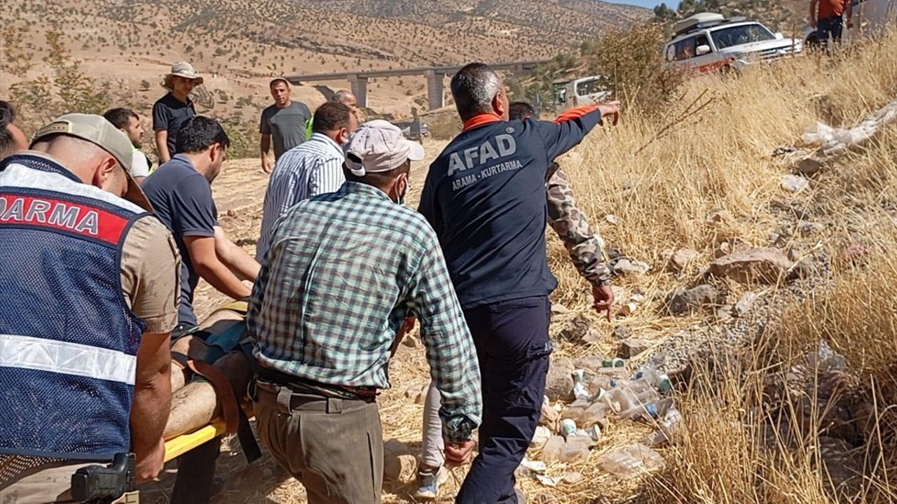 Siirt Eruh'ta Zarova Çayı'na Giren 17 Yaşındaki Genç Boğuldu