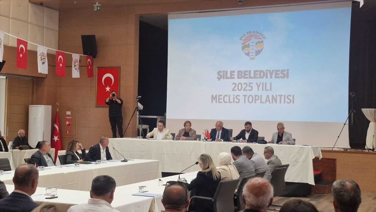 Şile Belediye Meclisi'nde borçlar, personel maaşları ve iptal edilen Şile Bezi Festivali gündeme geldi