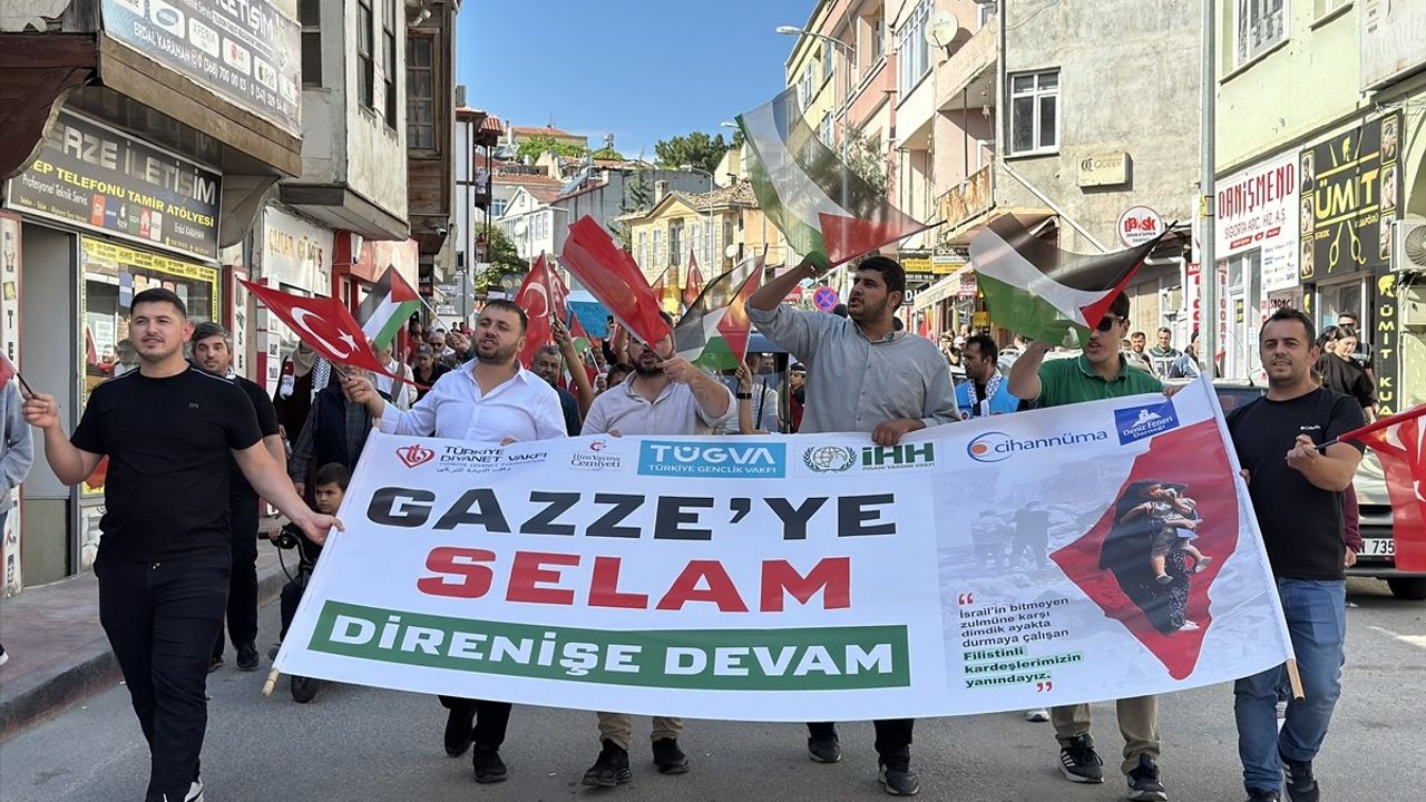 Sinop'un Gerze ilçesinde Özgür Filistin'in Yanındayız yürüyüşü düzenlendi