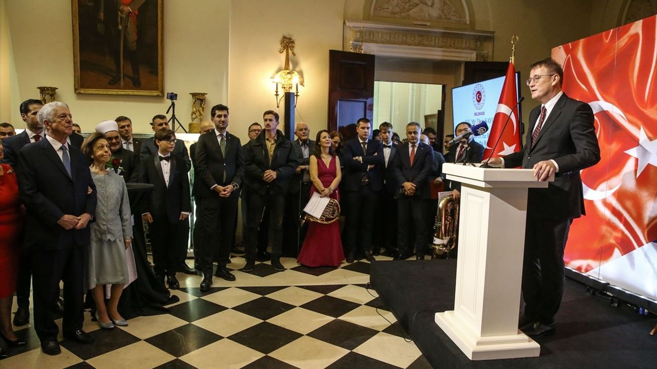 Sırbistan, Hırvatistan ve Karadağ'da 29 Ekim: Türkiye'nin 102. kuruluş yılı resepsiyonlarla kutlandı