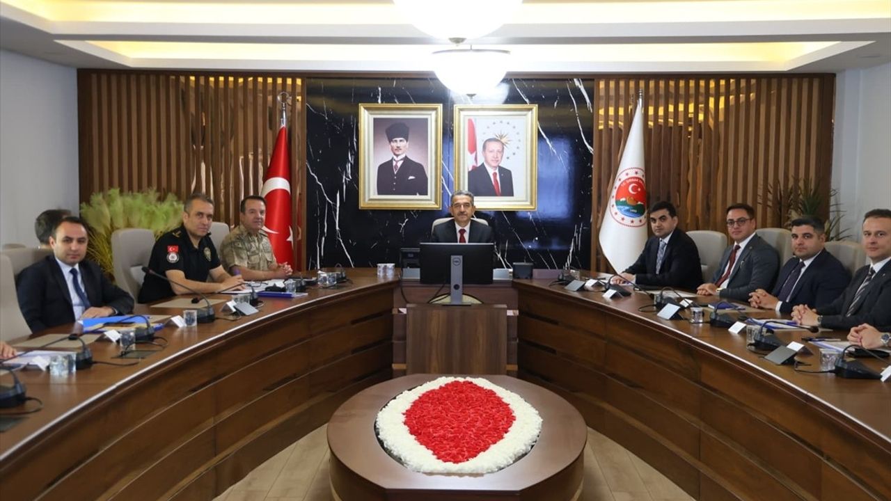 Şırnak'ta Eylül Ayı Asayiş ve Güvenlik Toplantısı: Vali Birol Ekici'nin Değerlendirmesi