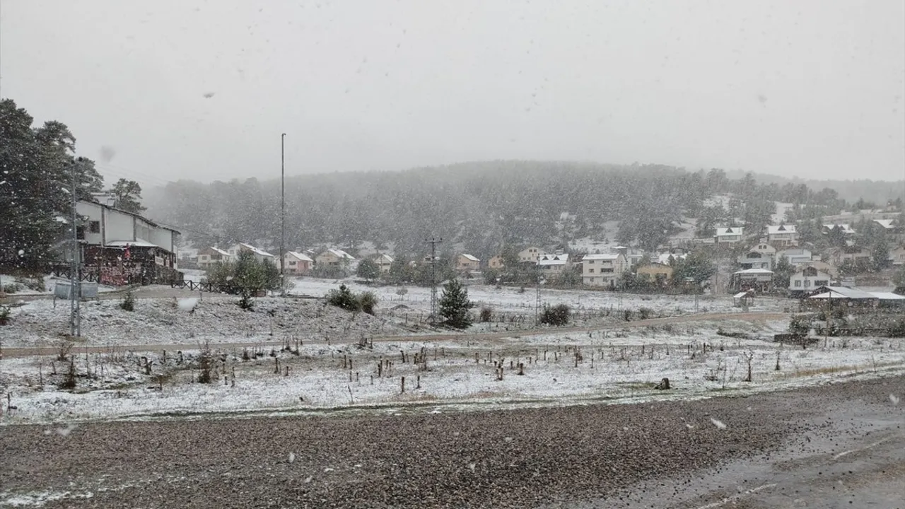 Sivas'ta Eğriçimen Yaylası'nda İlkbahar Karı