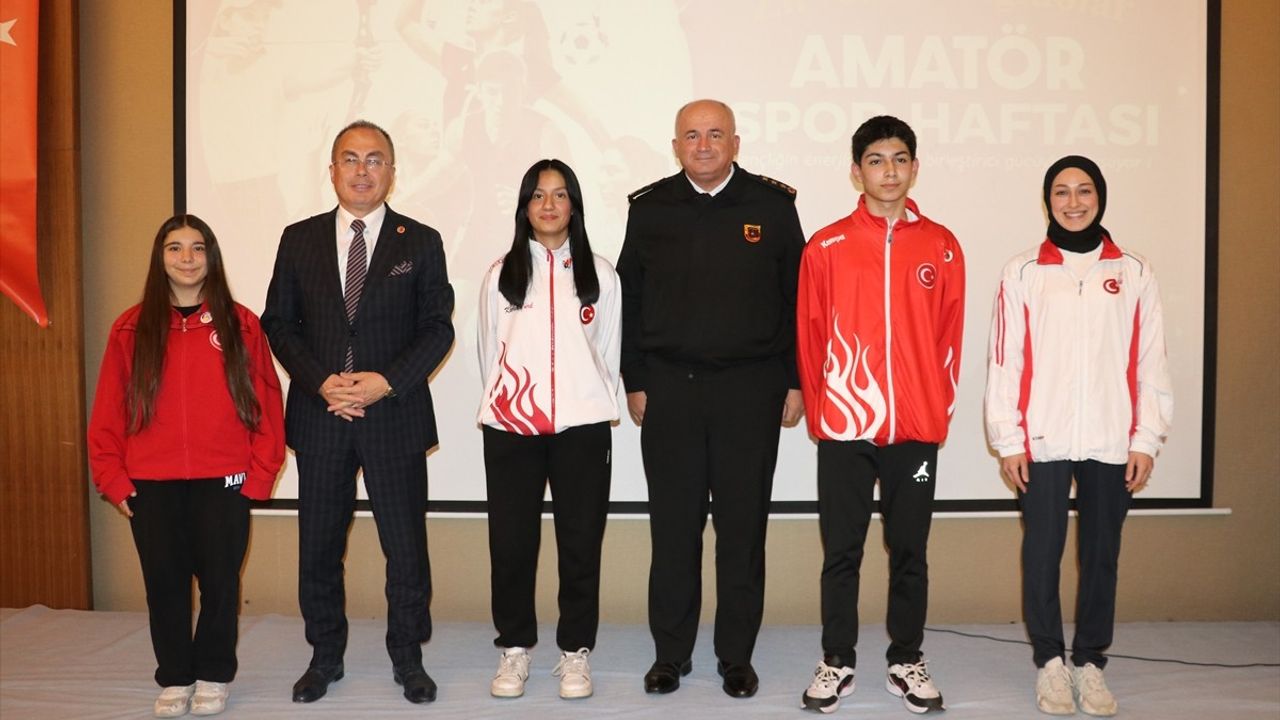 Sivas'ta 'Zirvedeki Yiğidolar' ödül töreniyle Amatör Spor Haftası sona erdi