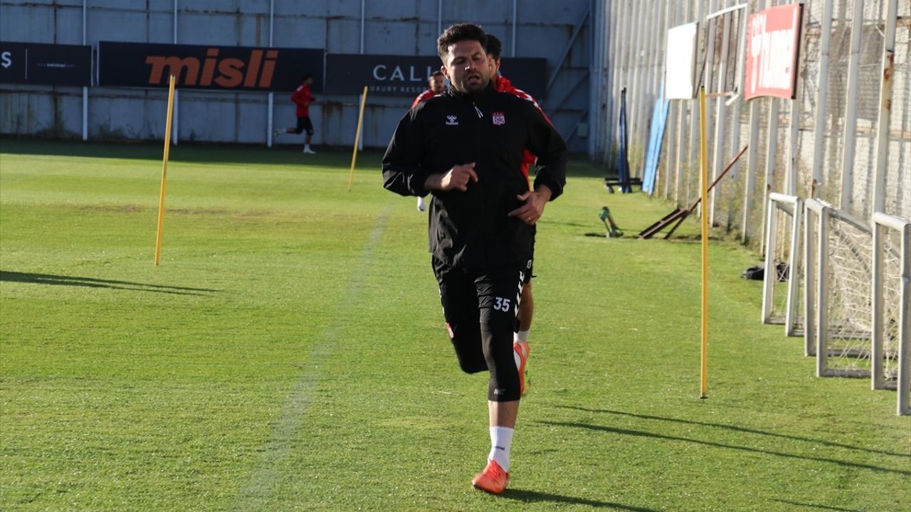 Sivasspor'un öncelikli hedefi: Play-off'a kalmak