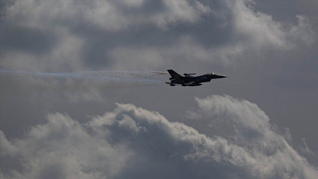 SOLOTÜRK, 29 Ekim için Anıtkabir semalarında çevre tanıma uçuşu gerçekleştirdi
