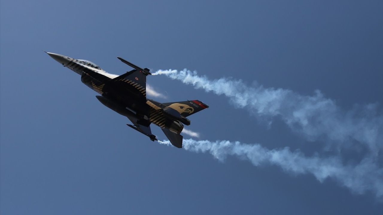 SOLOTÜRK, Pamukkale'de 29 Ekim için gösteri uçuşu yaptı