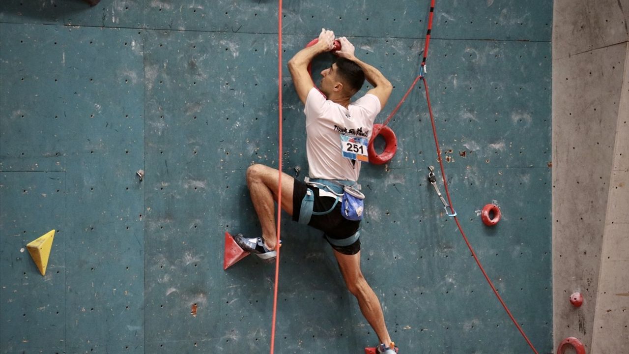 Spor Tırmanış Büyükler Türkiye Şampiyonası Samsun'da başladı