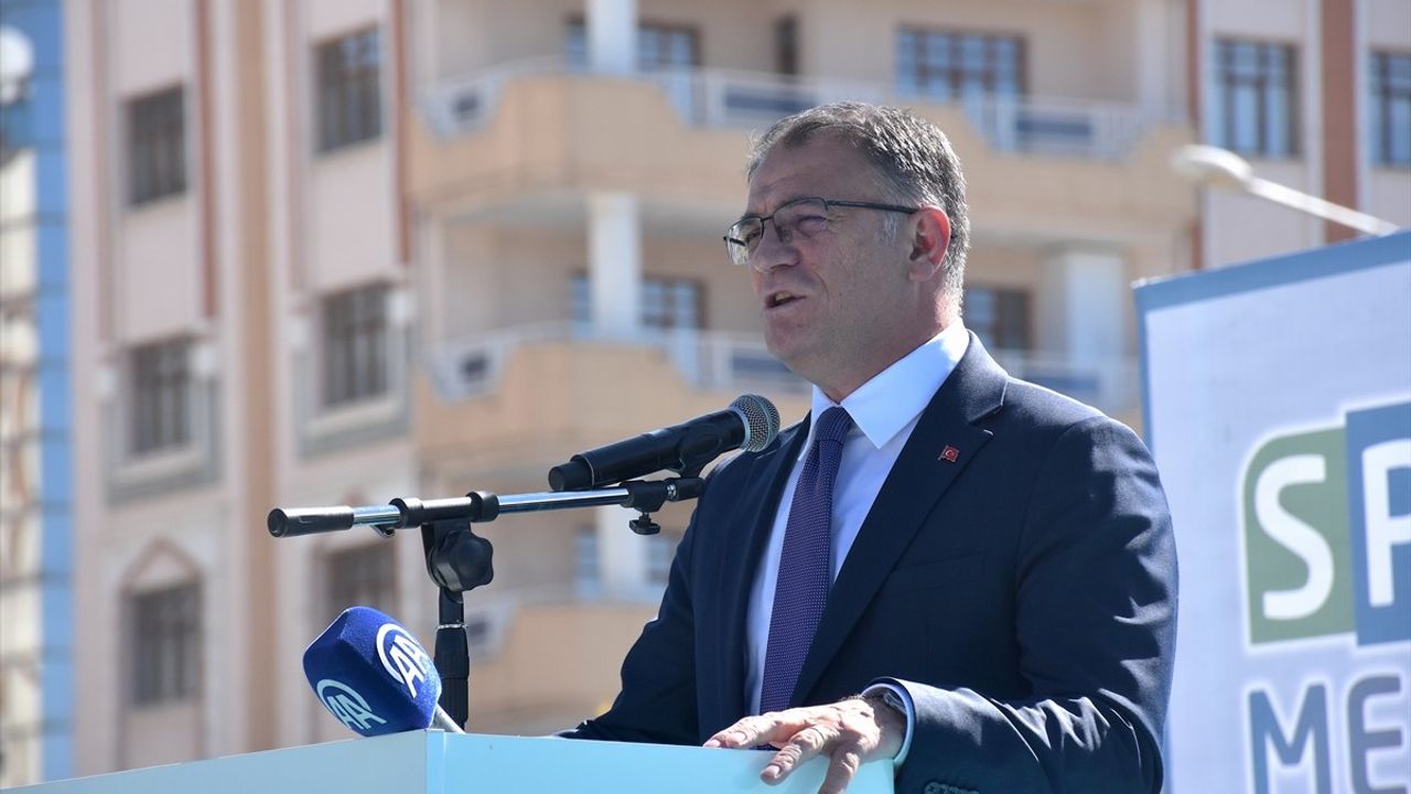 Spor Van Projesi'nin 2025-2026 Dönemi Van Atatürk Stadı'nda Törenle Başladı