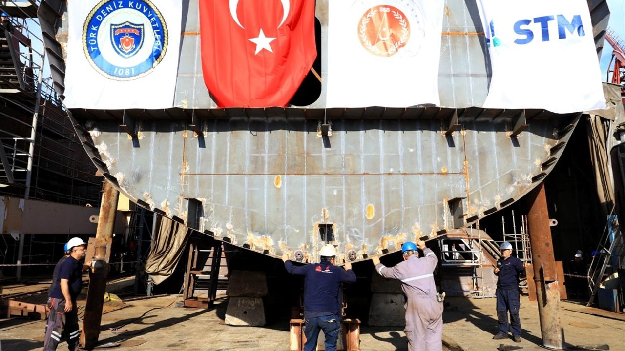 STM'nin Milli Hücumbot Projesinde İlk Blok İstanbul Tersanesi'nde Kızağa Alındı