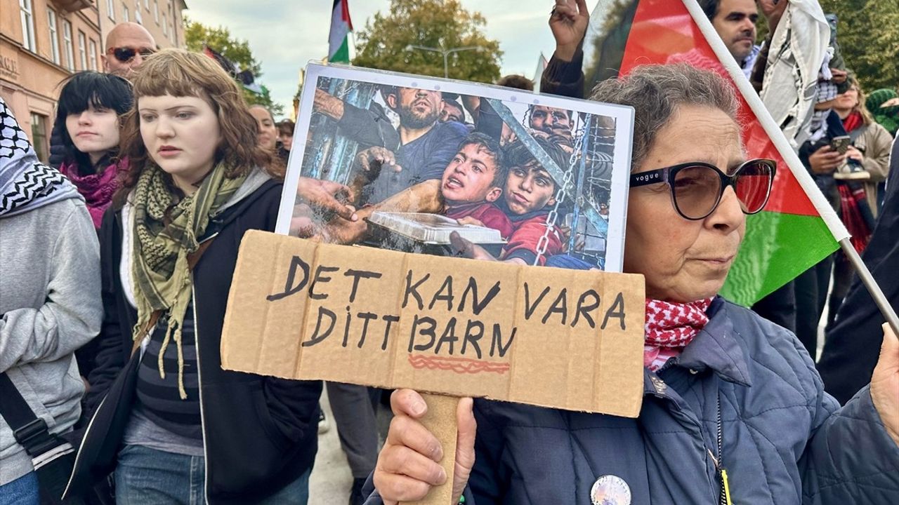 Stockholm'de İsrail'in Gazze'ye İnsani Yardım Filolarına Saldırıları Protesto Edildi