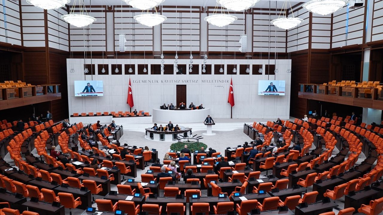 TBMM Genel Kurulu'nda Muhalefet Grup Önergeleri Kabul Edilmedi: KYK, Tekstil, Yargı ve Ekonomi Tartışıldı