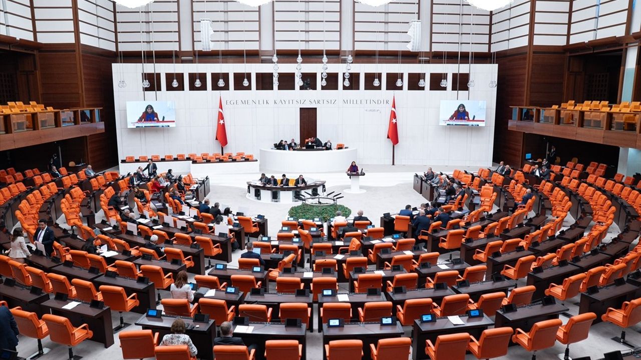 TBMM Genel Kurulu yeter sayı sağlanamayınca kapandı: Grup önerileri ve konuşmalar