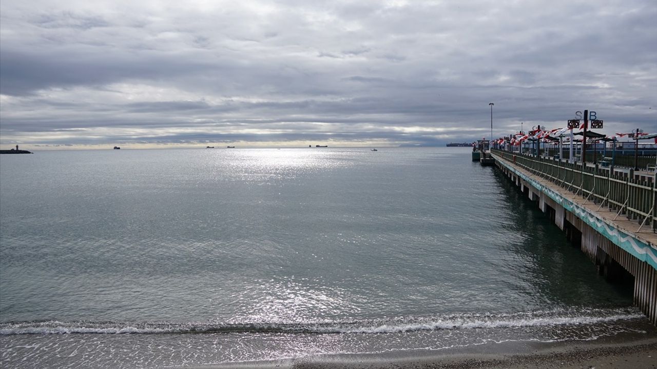 Tekirdağ'da poyraz zayıfladı, deniz ulaşımı normale döndü