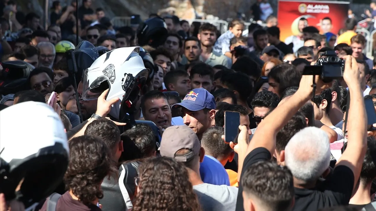 Toprak Razgatlıoğlu, Alanya'da karşılandı: 3. WSBK şampiyonluğu ve MotoGP hedefi