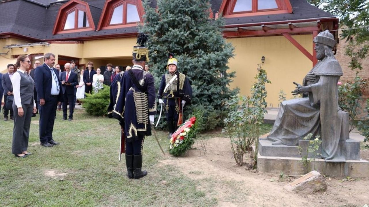 Törökkoppany'da ortaya çıkarılan Osmanlı dönemi Türk hamamı 'Türk-Macar Dostluk Parkı' olarak düzenlendi