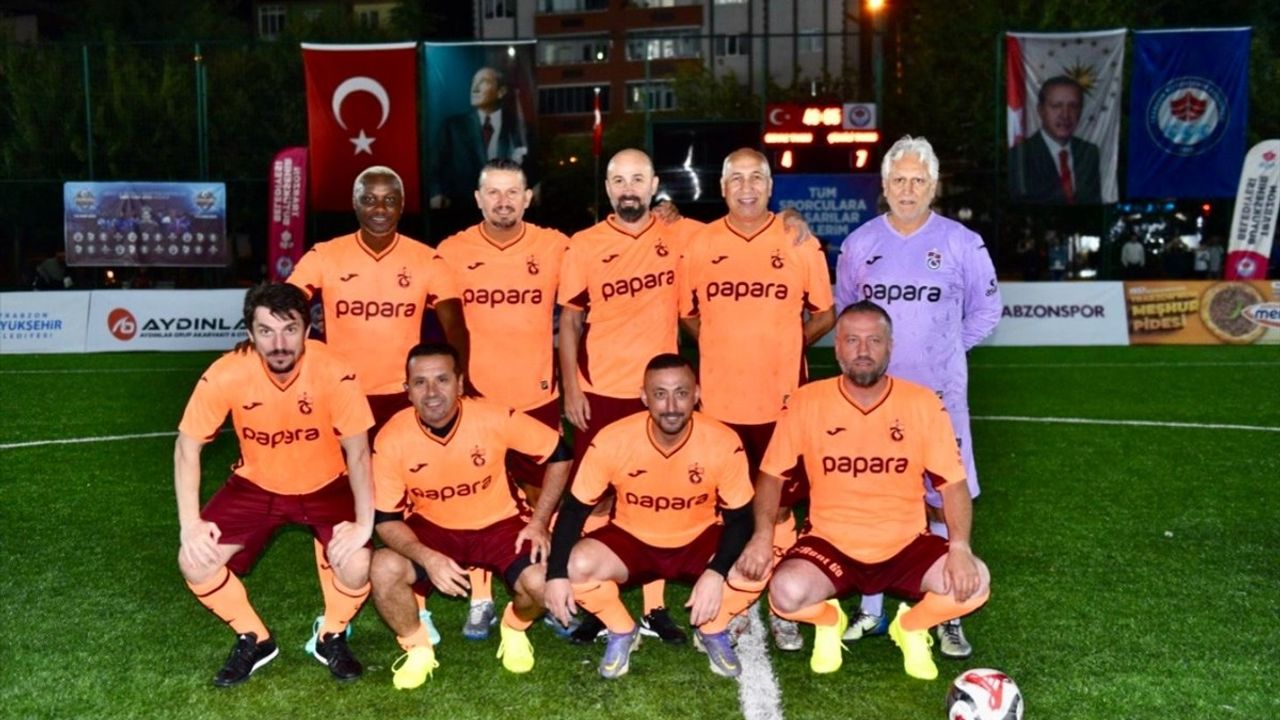 Trabzon'da 'Efsanelerle Yeniden' turnuvası başladı: Emir Yuşa Atıcı anısına efsaneler sahada