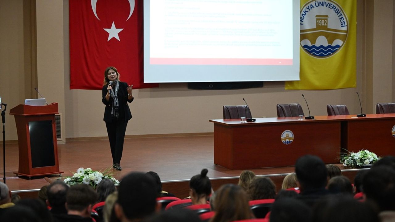 TÜ'de 'Abluka Altında Bir Toplum: Gazze'de İnsan Hakları İhlalleri' başlıklı akademik yıl açılış dersi yapıldı