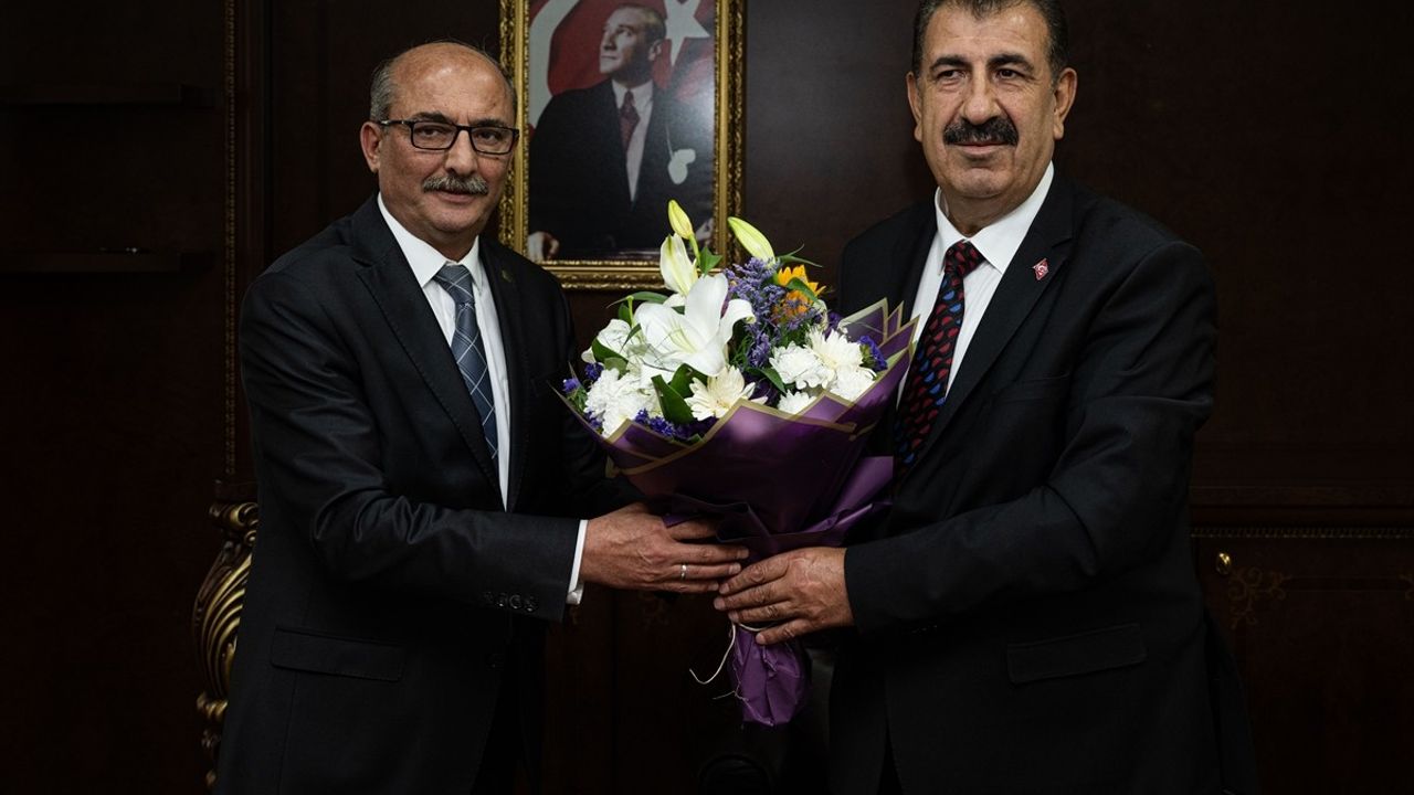 TÜDKİYEB'de görev değişimi: Turan Saldırıcıer Genel Başkanlığa başladı