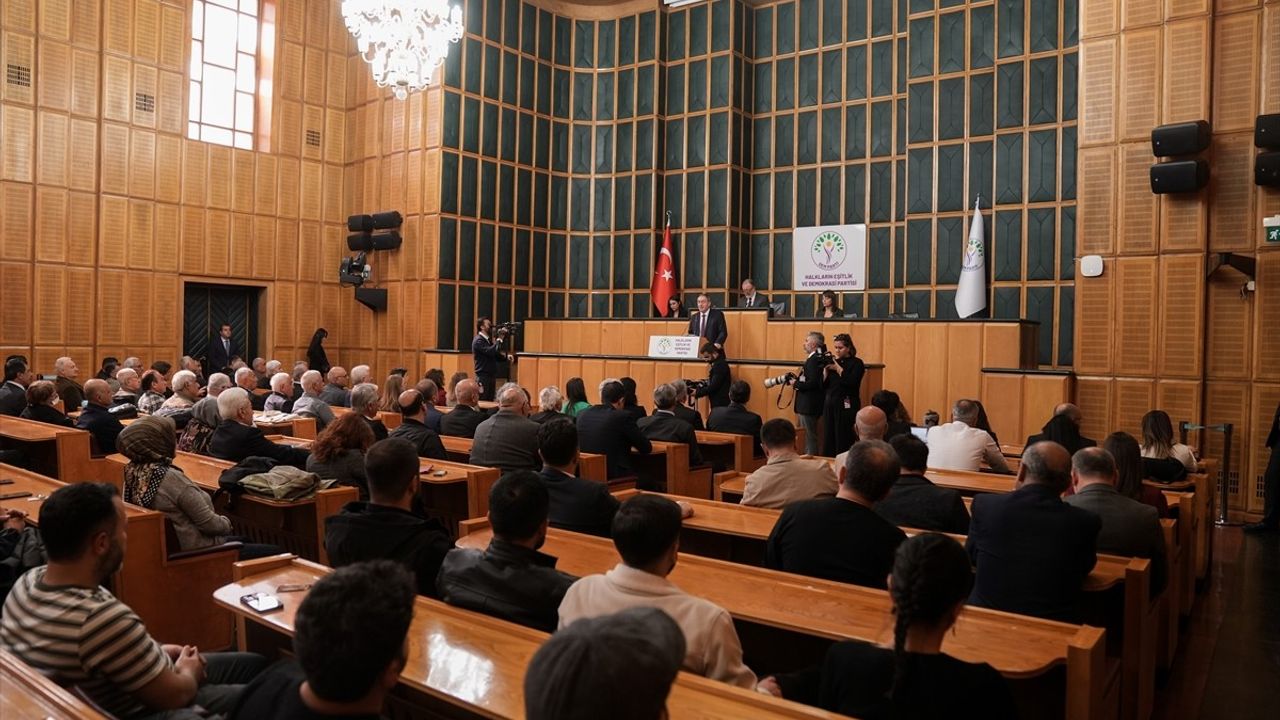 Tuncer Bakırhan: Kalıcı barış için Filistin halkının hakları karşılanmalı; İmralı ile görüşme çağrısı