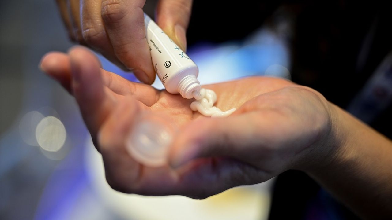 Türk Dermatoloji Derneği uyarıyor: Cilt sağlığı için güvenilir ürün kullanın, merdiven altı ürünlere dikkat