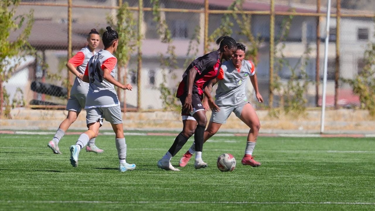 Turkcell Kadın Futbol Süper Ligi: Yüksekova Spor 1-1 Fatih Vatan Spor