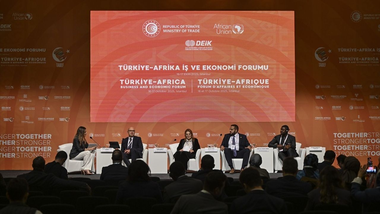 Türkiye-Afrika İş ve Ekonomi Forumu'nda Tekstil Sektörünün Bölgesel Fırsatları Tartışıldı