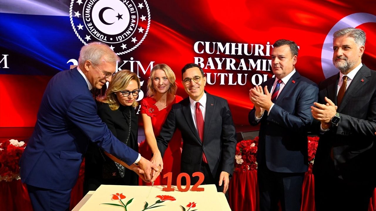 Türkiye Cumhuriyeti'nin 102. kuruluş yıldönümü Moskova'da resepsiyonla kutlandı