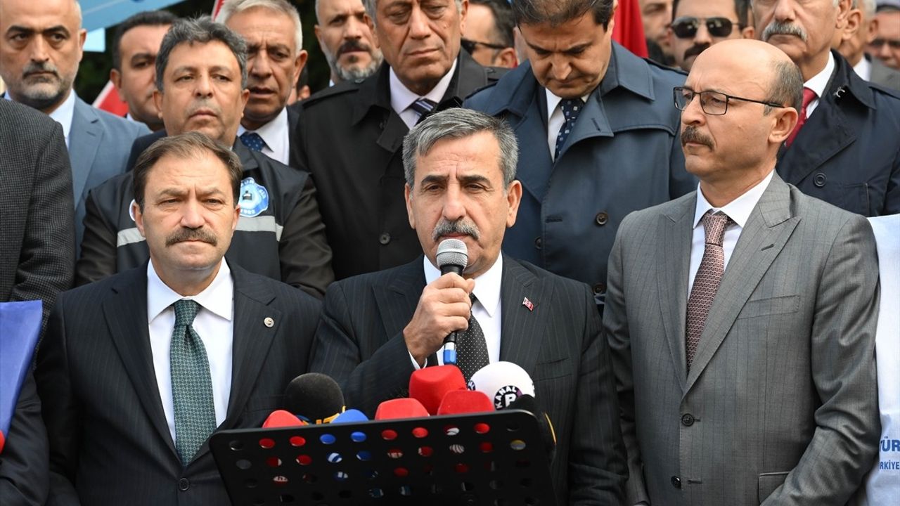 Türkiye Kamu-Sen'den memur ve emeklilere ek zam ve refah payı talebi