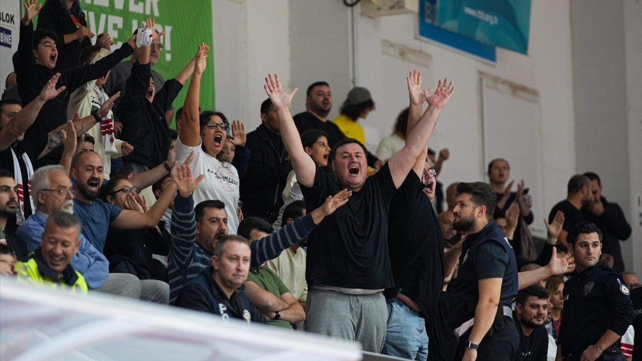 Türkiye Sigorta Basketbol Süper Ligi: Aliağa Petkimspor 90-86 Mersinspor (5. hafta)