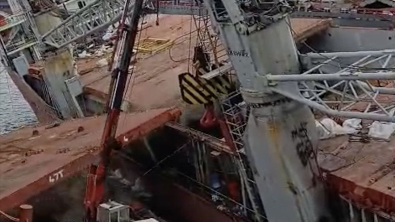 Tuzla tersaneler bölgesinde gemi yan yattı: 1 işçi yaşamını yitirdi, yaralılar var